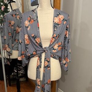 Charlotte‎ Russe Striped Floral Tie-Front Blouse